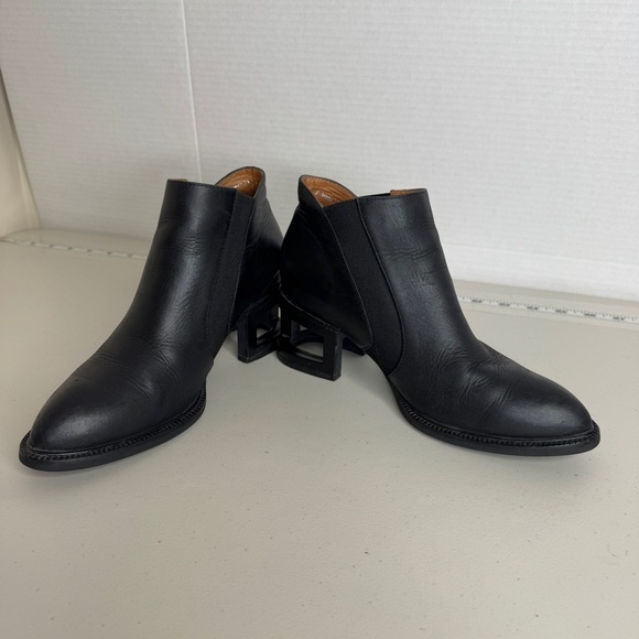 REVOLVE Jeffrey Campbell Black Duval Soft Smooth Leather Ankle Bootie Size 7 - Picture 11 of 12